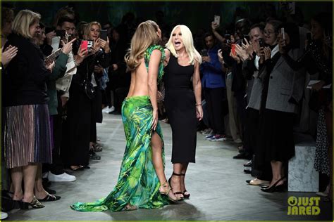 who wore the green versace dress first|Versace green dress.